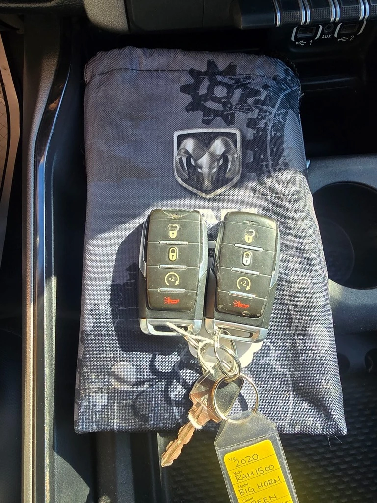 Dodge RAM 1500 * Big Horn 4x4 Crew Cab 5'7 Box* Aвтокредит* C, снимка 14 - Автомобили и джипове - 53646690