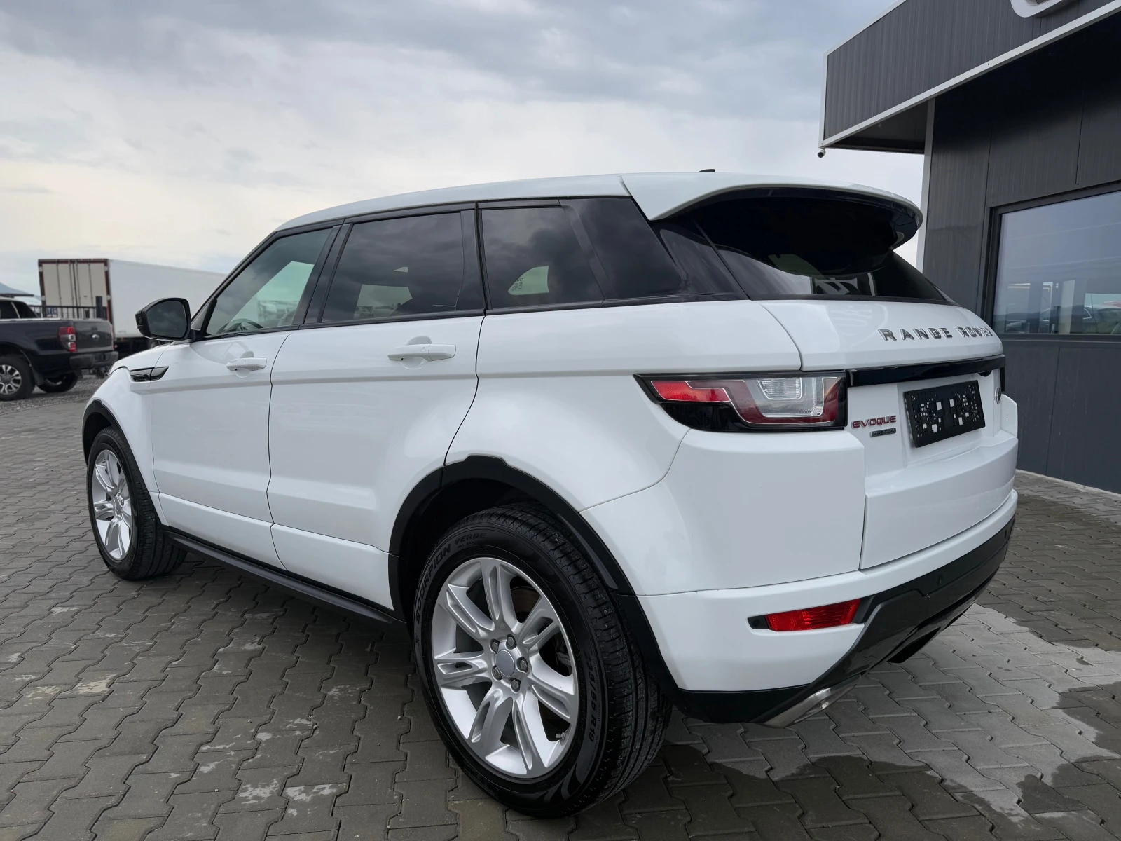Land Rover Range Rover Evoque 2.0T4d - изображение 7