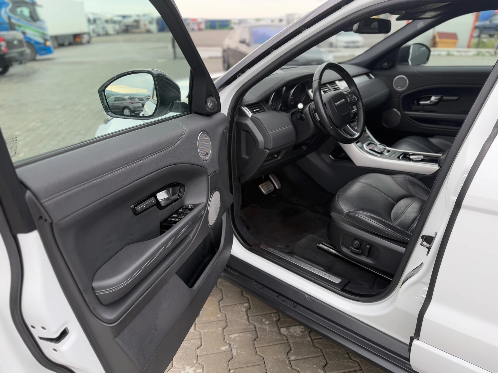 Land Rover Range Rover Evoque 2.0T4d - изображение 10