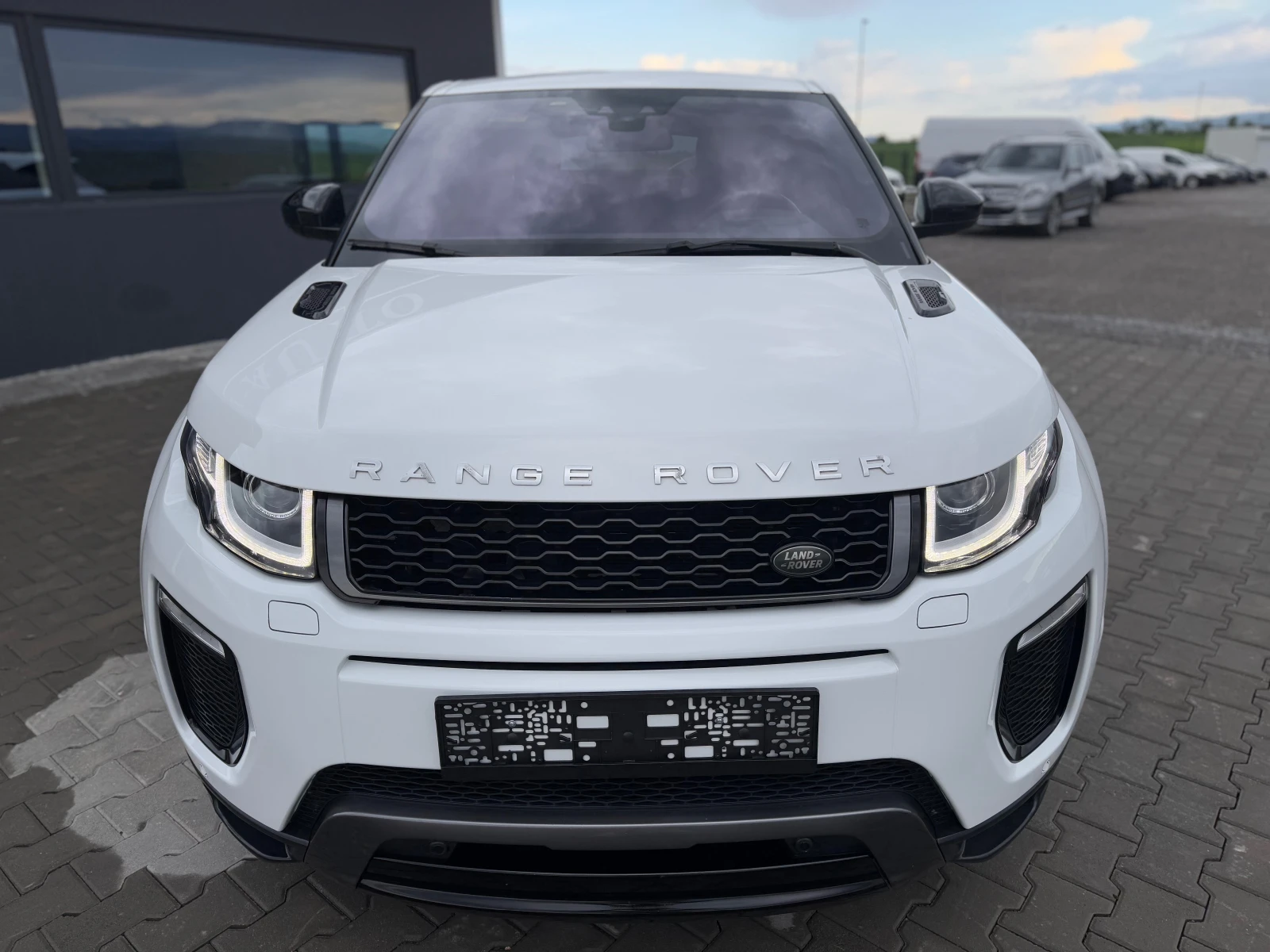 Land Rover Range Rover Evoque 2.0T4d - изображение 2