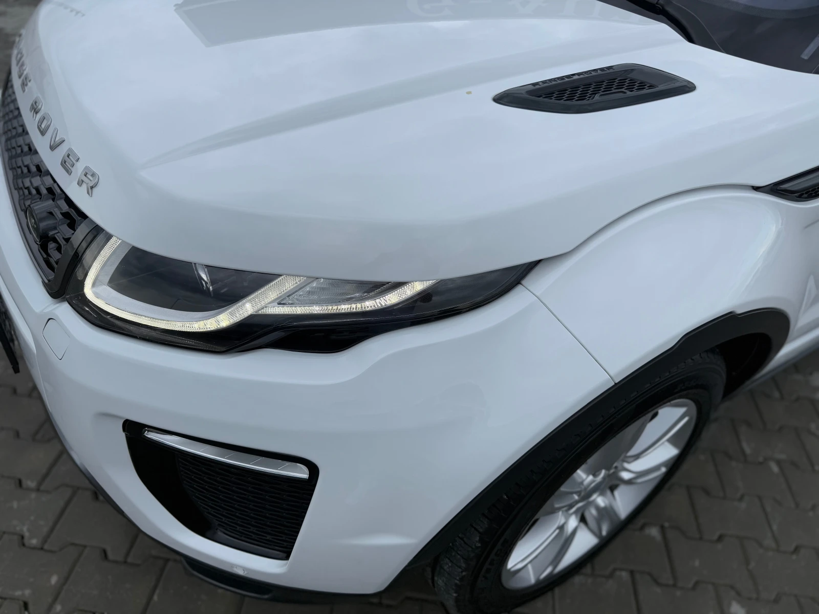 Land Rover Range Rover Evoque 2.0T4d - изображение 9