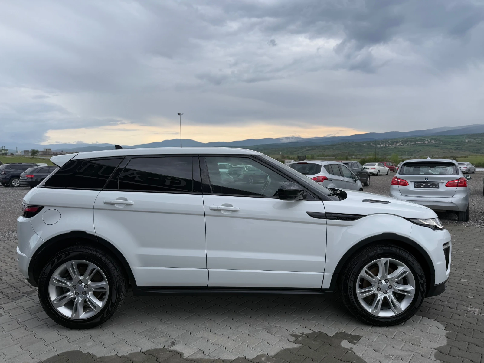 Land Rover Range Rover Evoque 2.0T4d - изображение 4