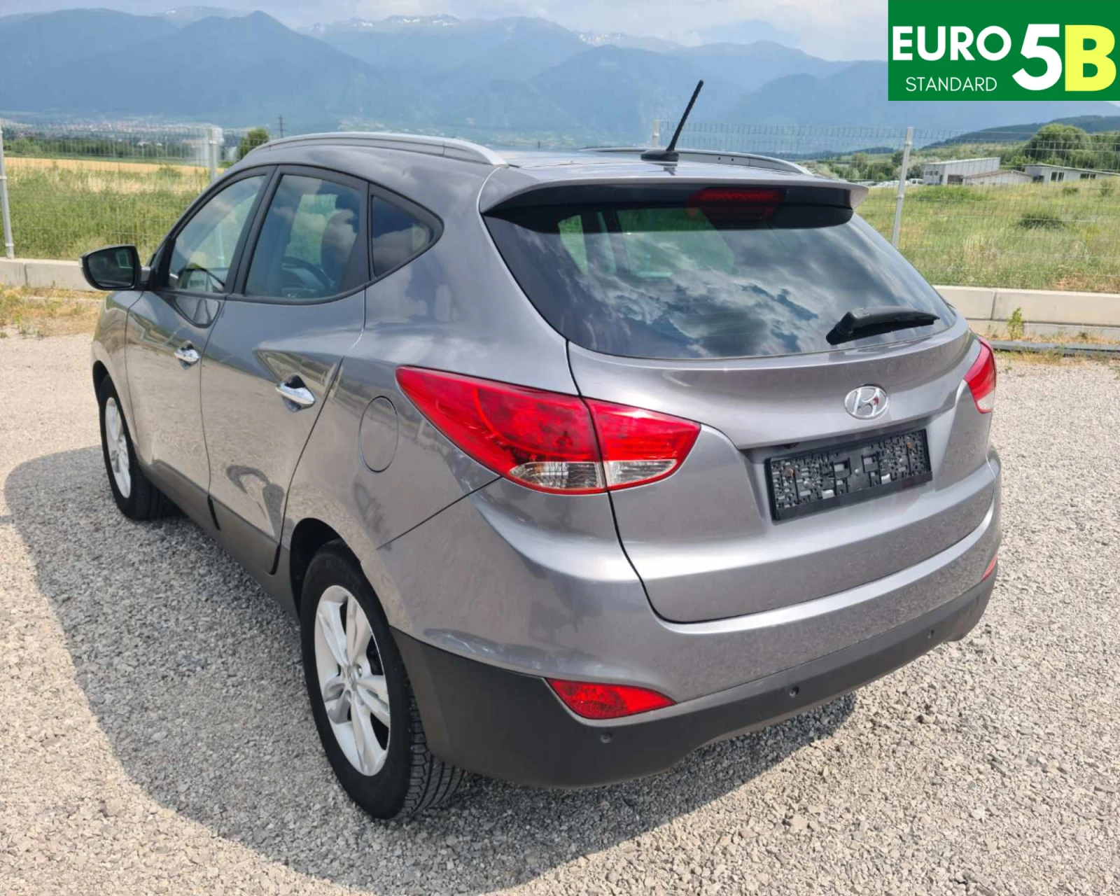 Hyundai IX35  2.0D-AUT-4X4ПАНОРА-XENON-CAMERA-КОЖА-ПОДГРЕВ-FULL - изображение 10