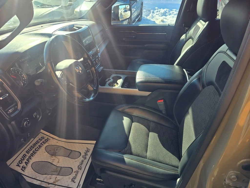 Dodge RAM 1500 * Big Horn 4x4 Crew Cab 5'7 Box* Aвтокредит* C - изображение 9