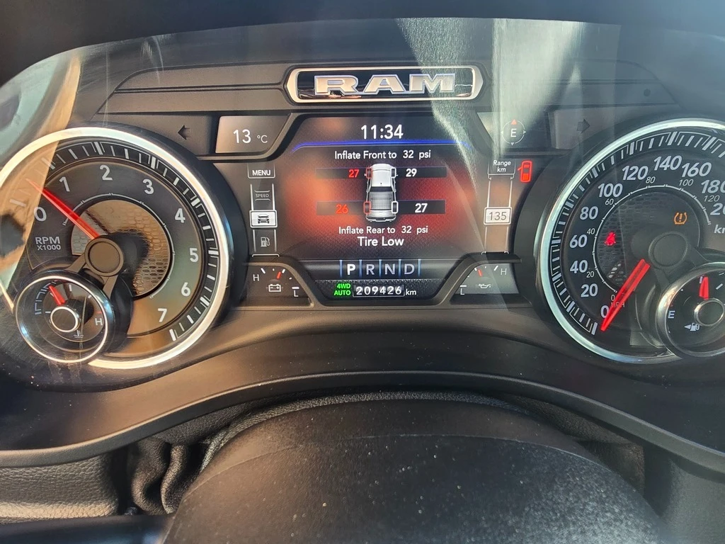 Dodge RAM 1500 * Big Horn 4x4 Crew Cab 5'7 Box* Aвтокредит* C - изображение 10