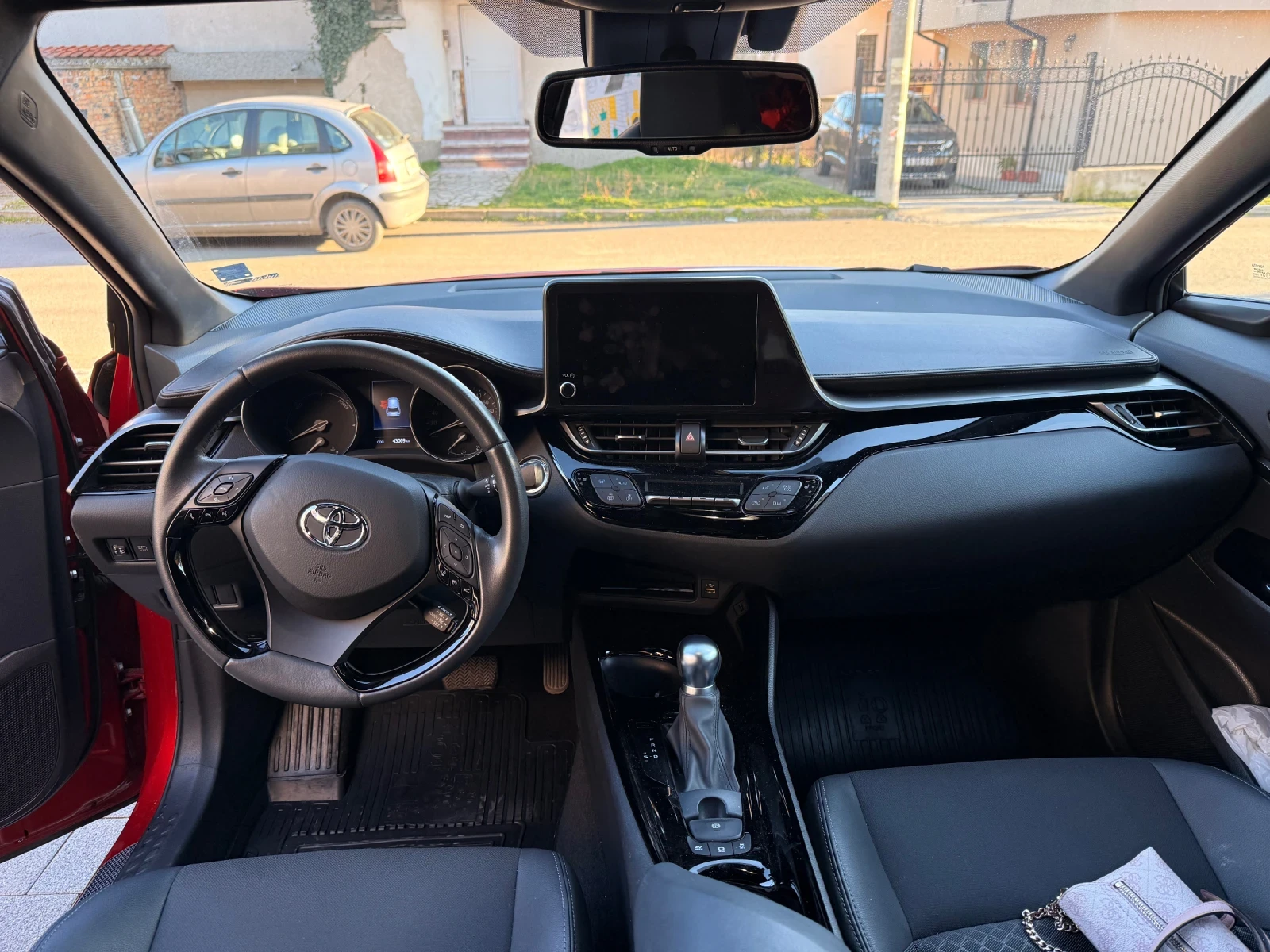 Toyota C-HR 2.0 - изображение 5