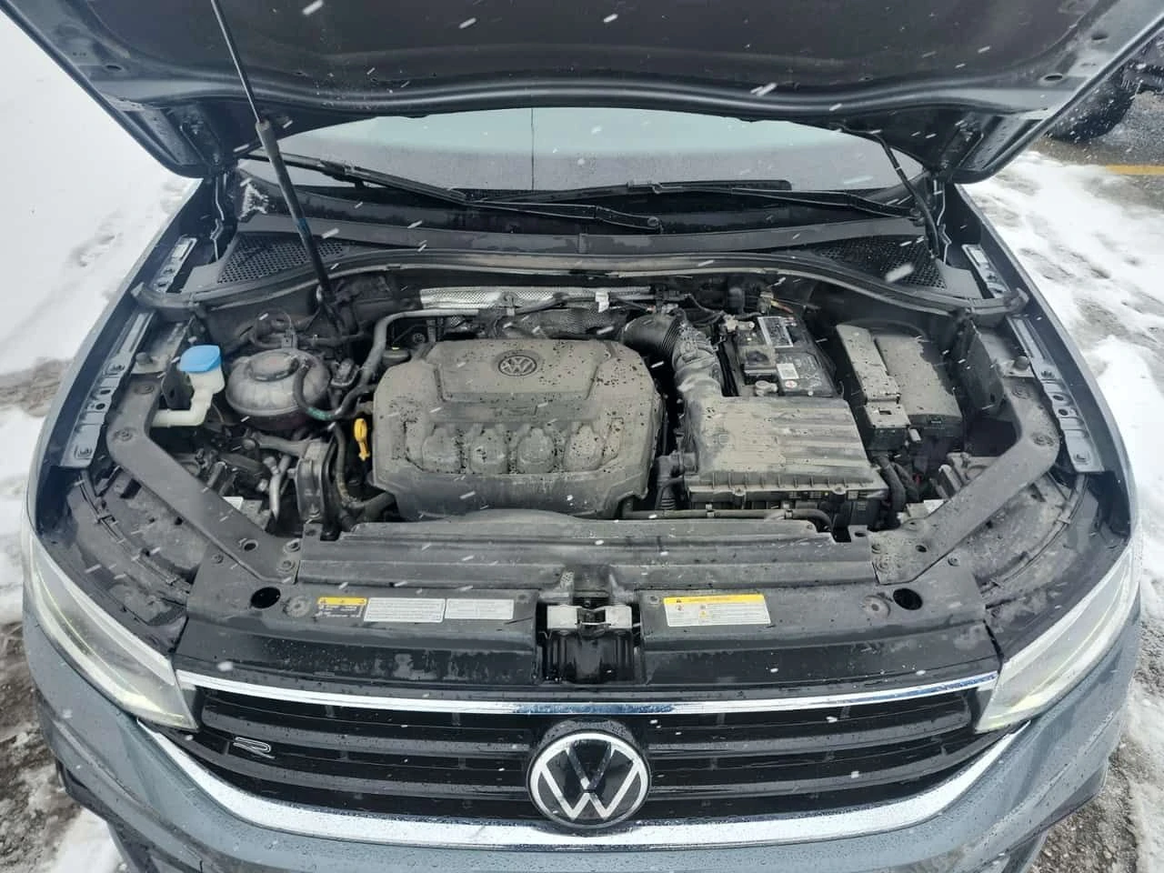 VW Tiguan R LINE BLACK EDITION| 2 КЛЮЧА| PANORAMA| , снимка 16 - Автомобили и джипове - 53971956