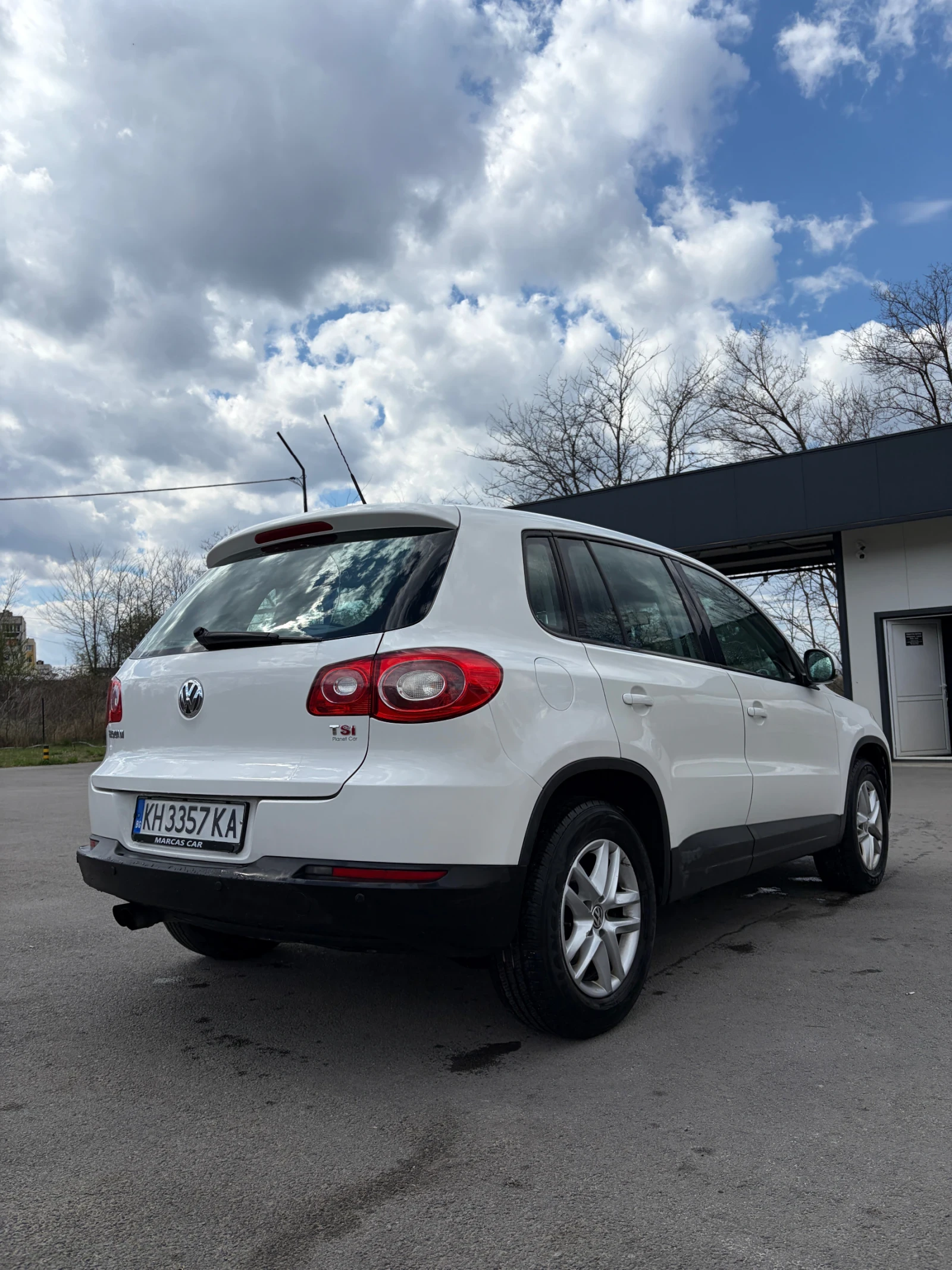 VW Tiguan Бензин/Газ, снимка 4 - Автомобили и джипове - 54128474