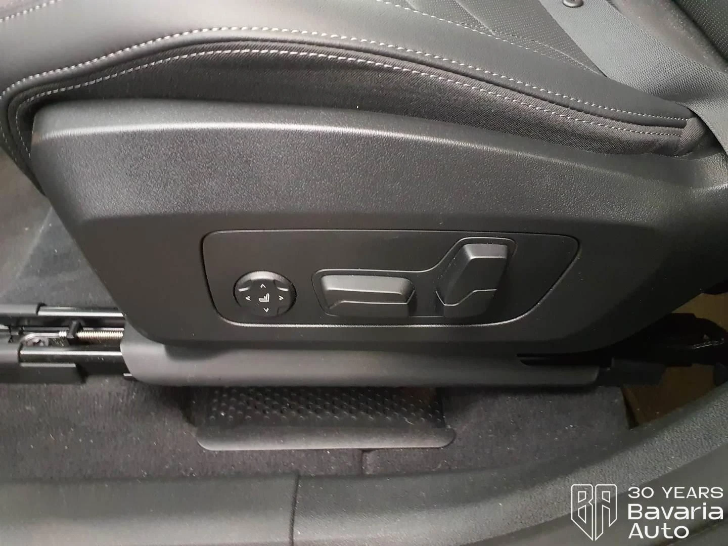 BMW X1 20i sDrive M Sport Paket Steptronic, снимка 13 - Автомобили и джипове - 54230250