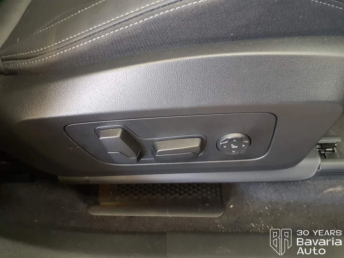 BMW X1 20i sDrive M Sport Paket Steptronic, снимка 11 - Автомобили и джипове - 54230250