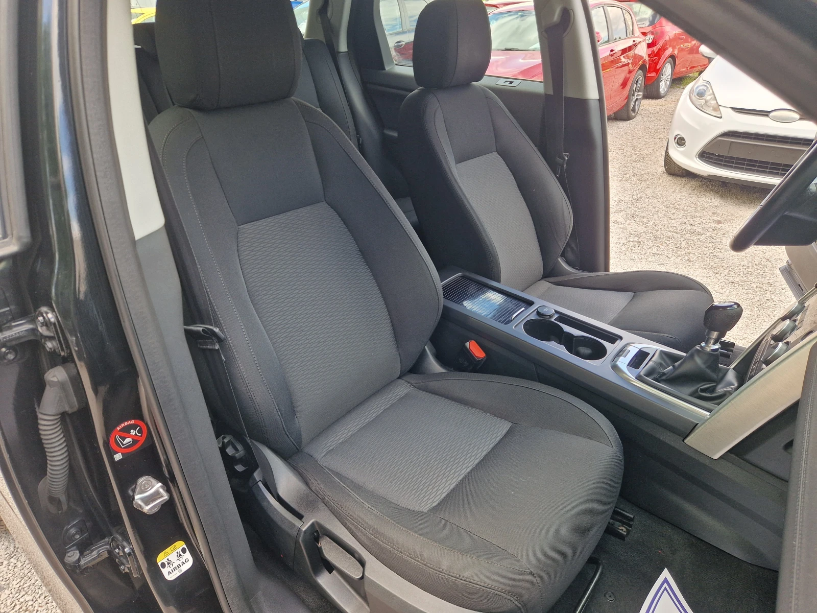 Land Rover Discovery Sport 2.2D/4x4/6ск, снимка 13 - Автомобили и джипове - 54566096