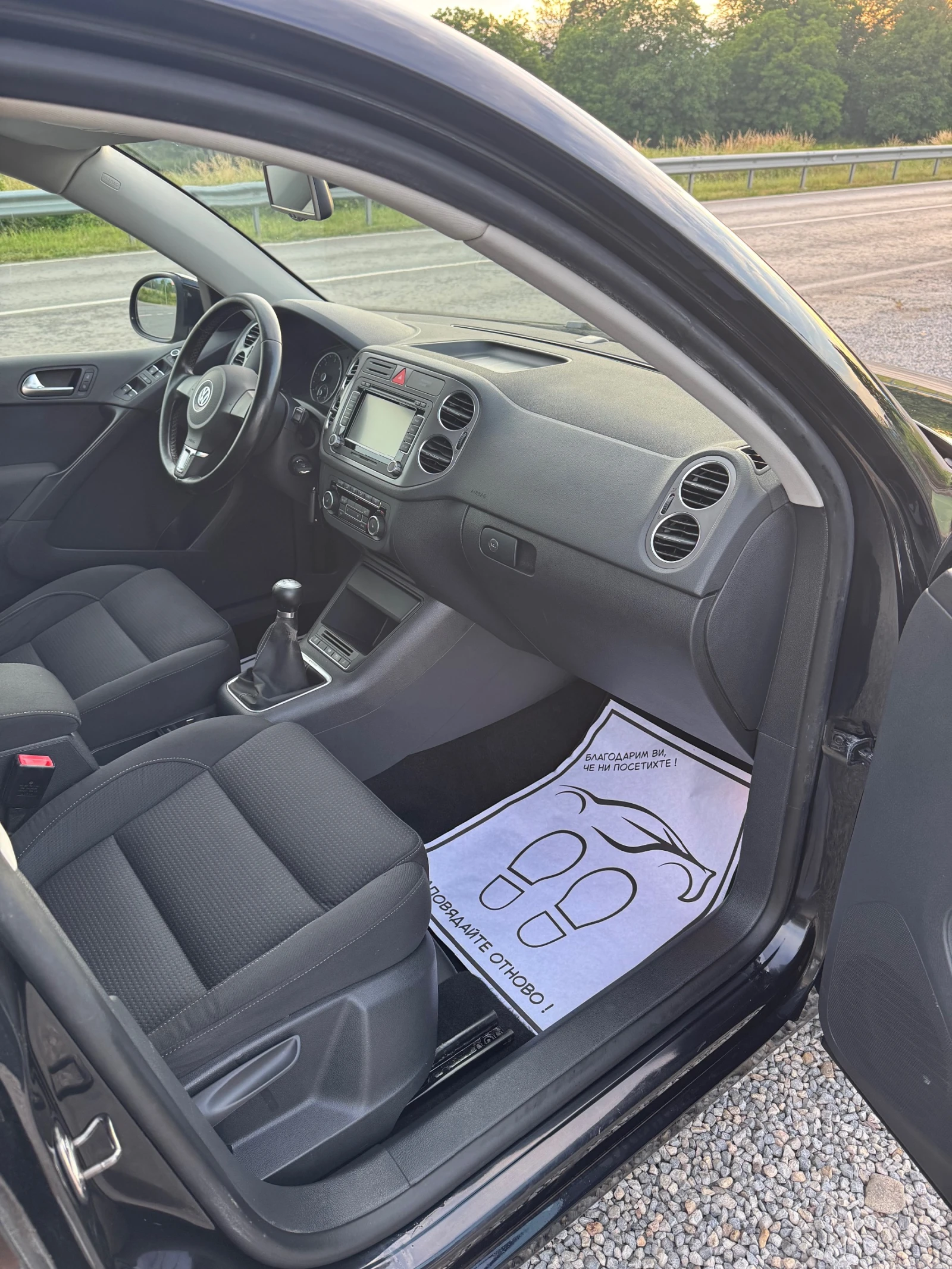 VW Tiguan 2.0TDI* 4x4* Navi* Facelift* Kamera* Germany* , снимка 12 - Автомобили и джипове - 54874412