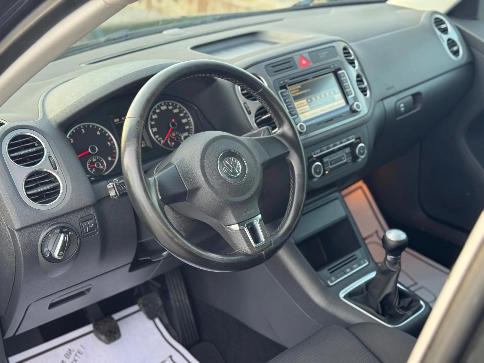 VW Tiguan 2.0TDI* 4x4* Navi* Facelift* Kamera* Germany* , снимка 11 - Автомобили и джипове - 54874412