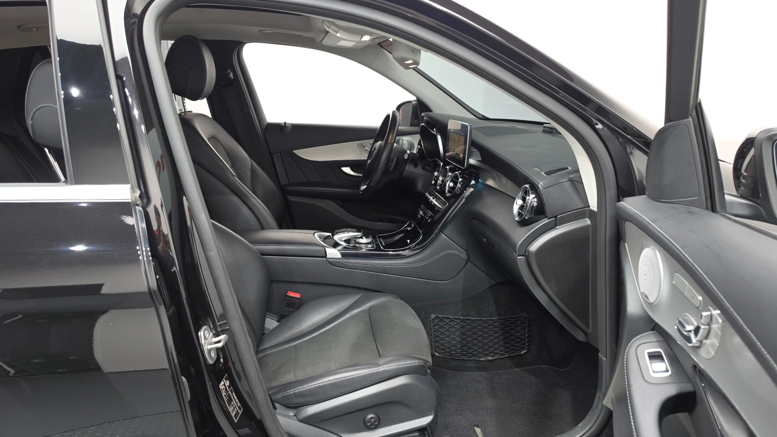 Mercedes-Benz GLC 300 AMG line/Head up/360 Cam/Подгрев/ПАНОРАМА, снимка 9 - Автомобили и джипове - 55081431