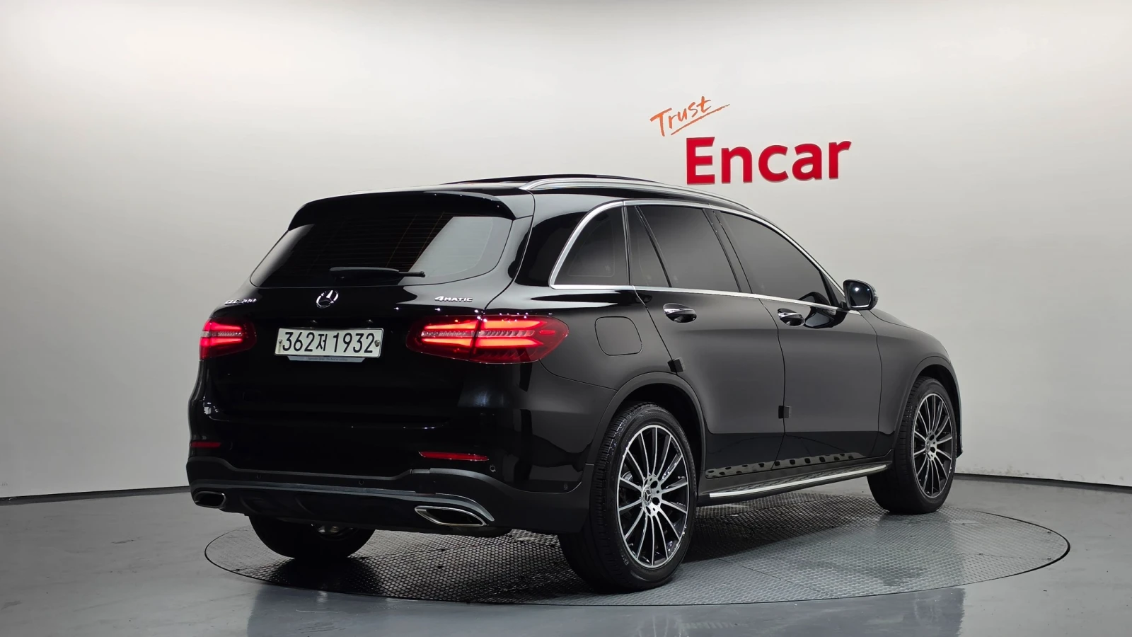 Mercedes-Benz GLC 300 AMG line/Head up/360 Cam/Подгрев/ПАНОРАМА, снимка 3 - Автомобили и джипове - 55081431