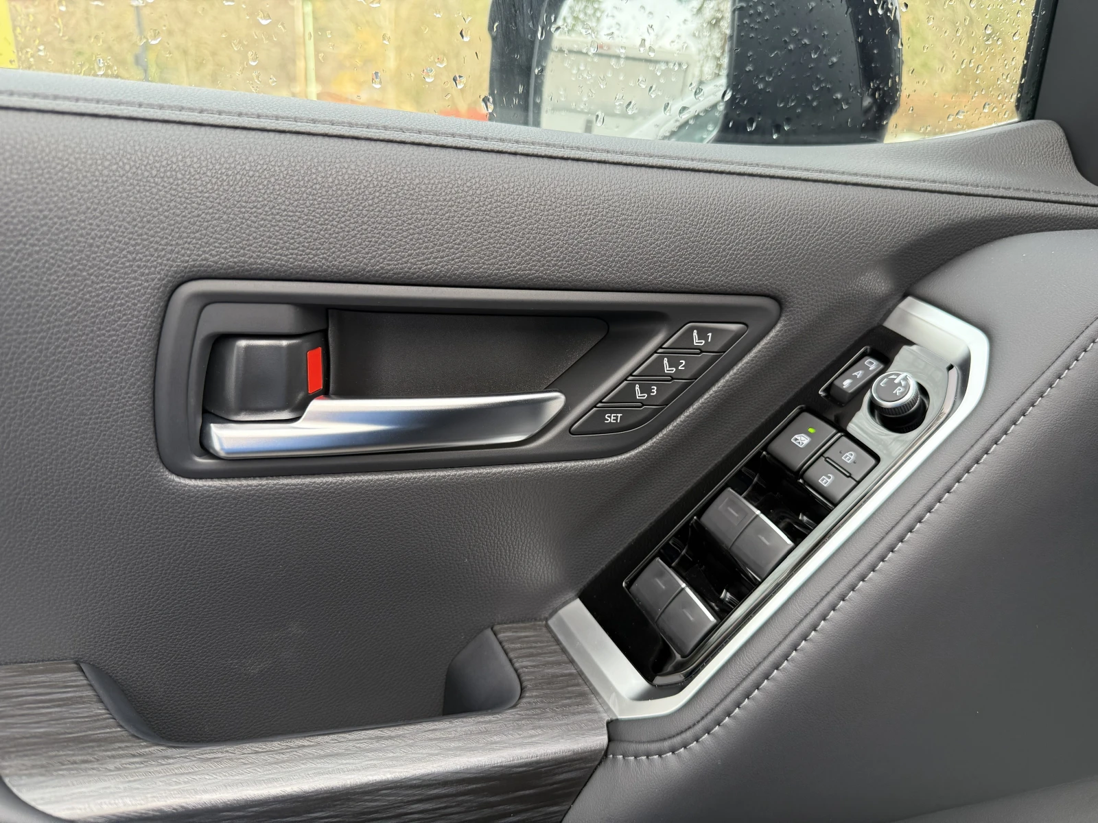 Toyota Land cruiser Land Cruiser 300 Premium Фабрично нова, снимка 8 - Автомобили и джипове - 55466491