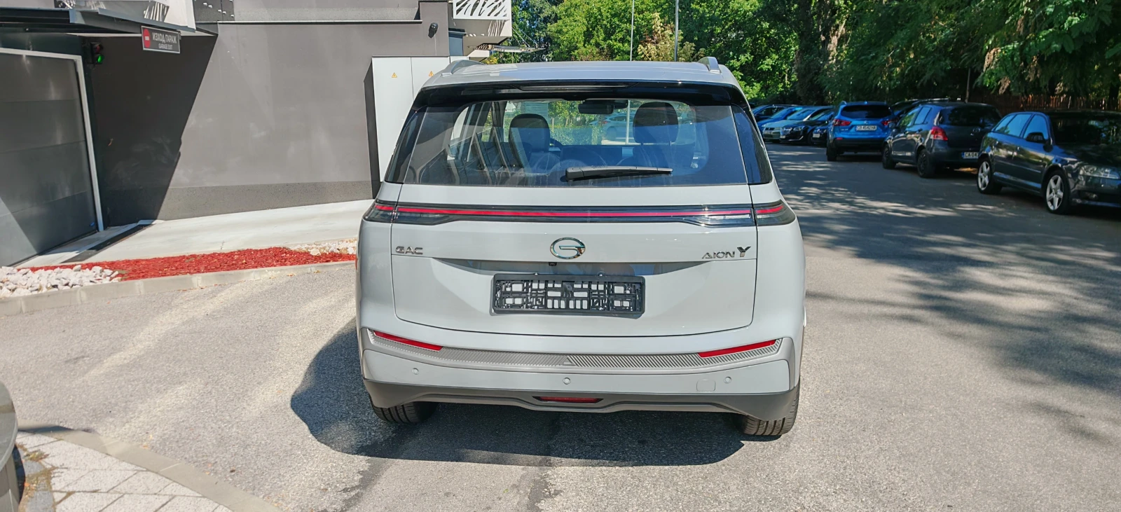 ����� AION Y Premium | Mobile.bg � ����������� 7