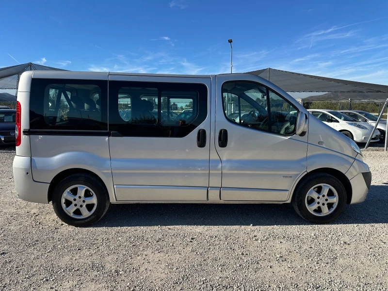 Opel Vivaro 2.5/145кс клима печка автомат 185000км, снимка 8 - Бусове и автобуси - 47438847