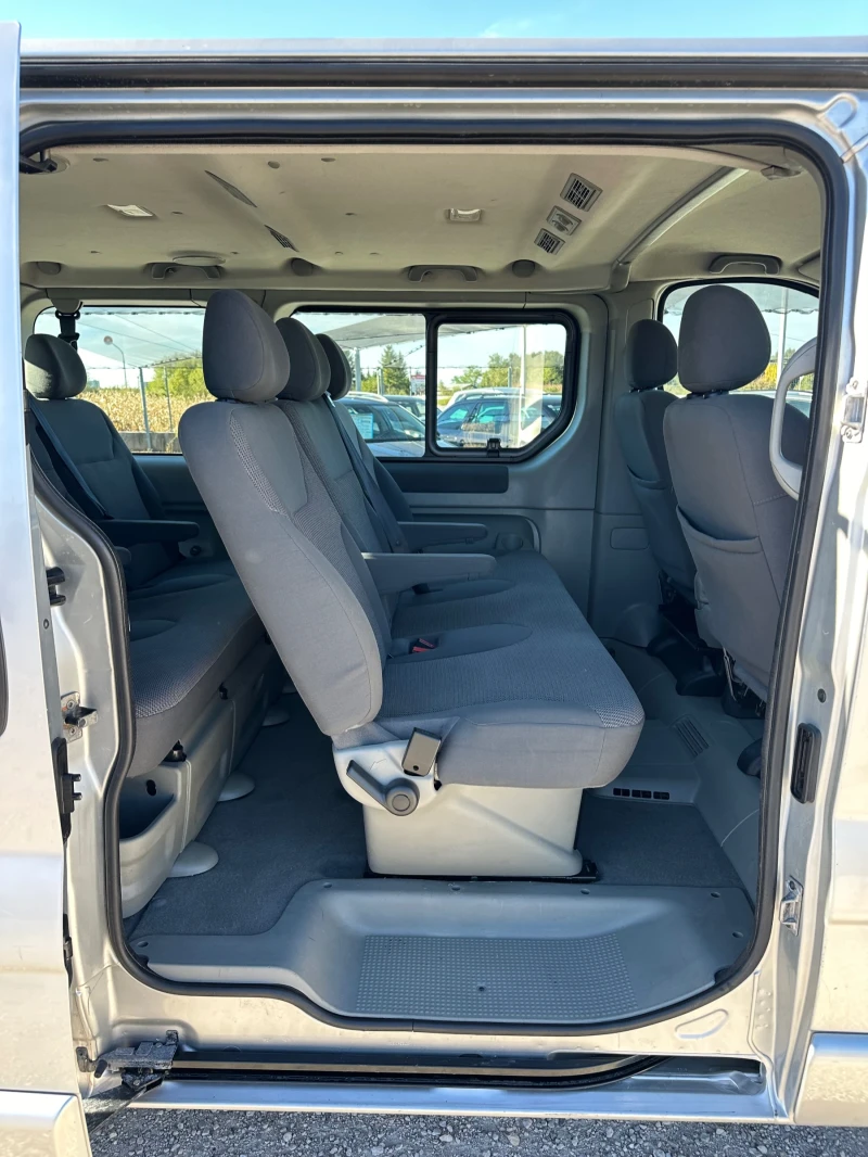 Opel Vivaro 2.5/145кс клима печка автомат 185000км, снимка 12 - Бусове и автобуси - 47438847