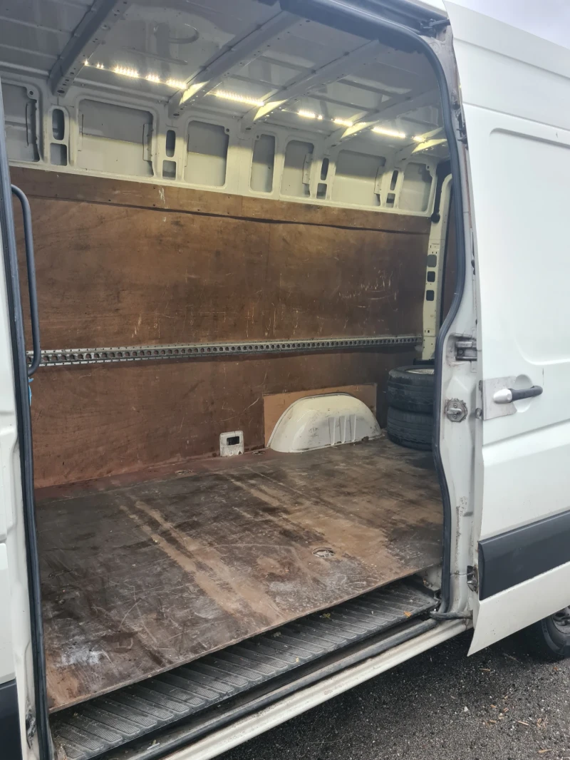 VW Crafter, снимка 9 - Бусове и автобуси - 48676937