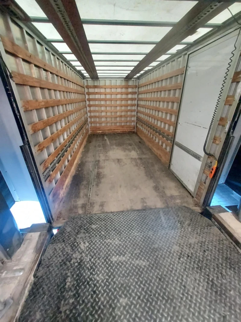 VW Crafter, снимка 9 - Бусове и автобуси - 52939667