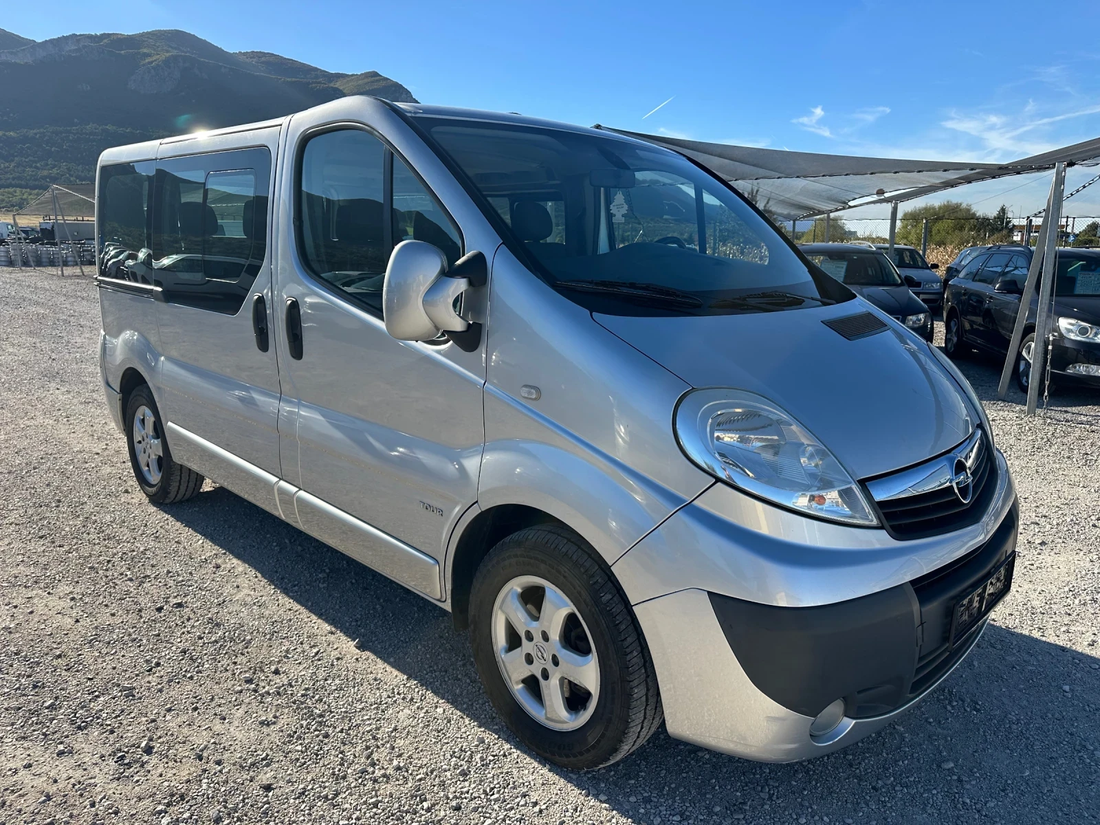 Opel Vivaro 2.5/145кс клима печка автомат 185000км - изображение 3