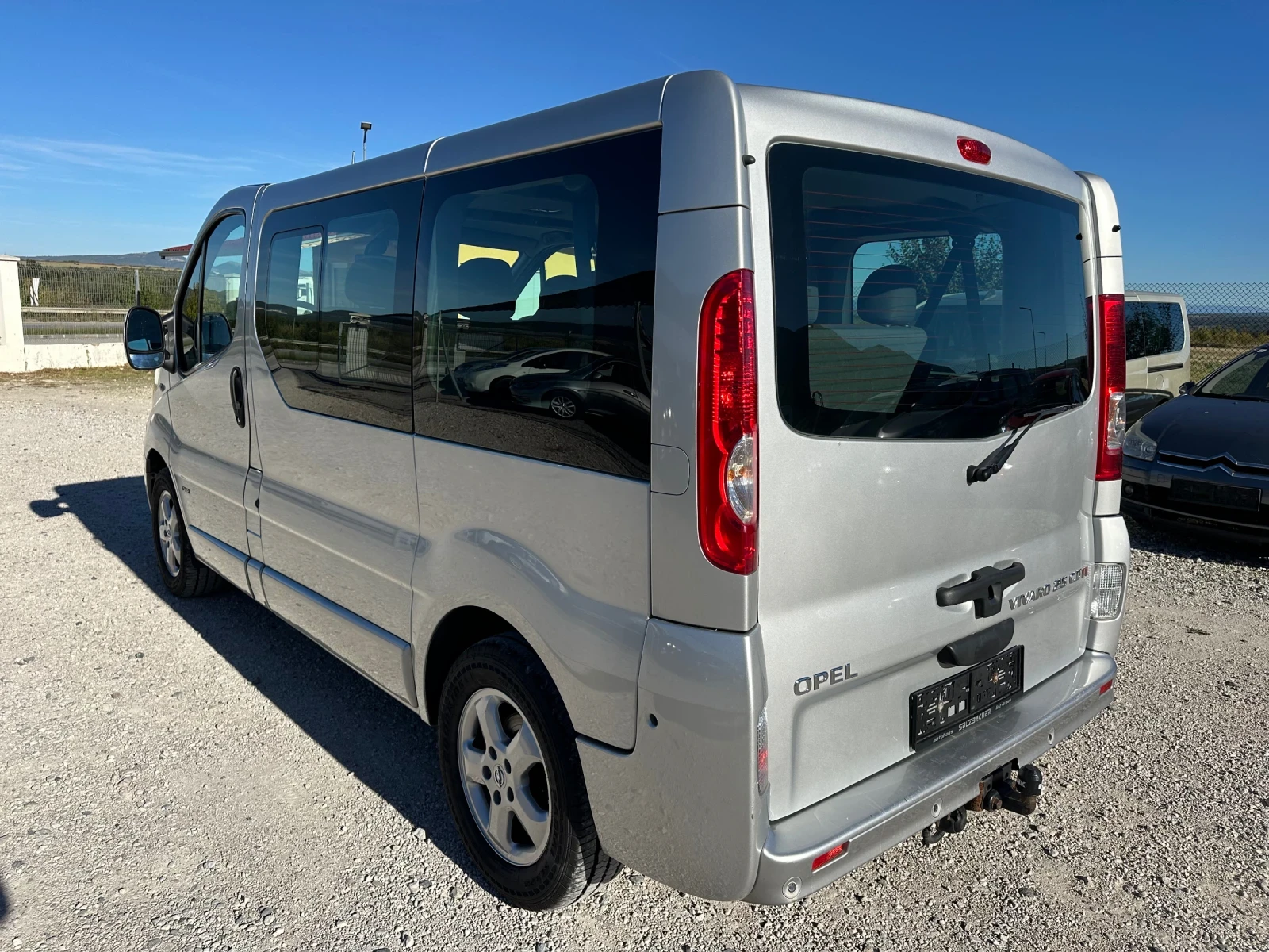 Opel Vivaro 2.5/145кс клима печка автомат 185000км - изображение 5