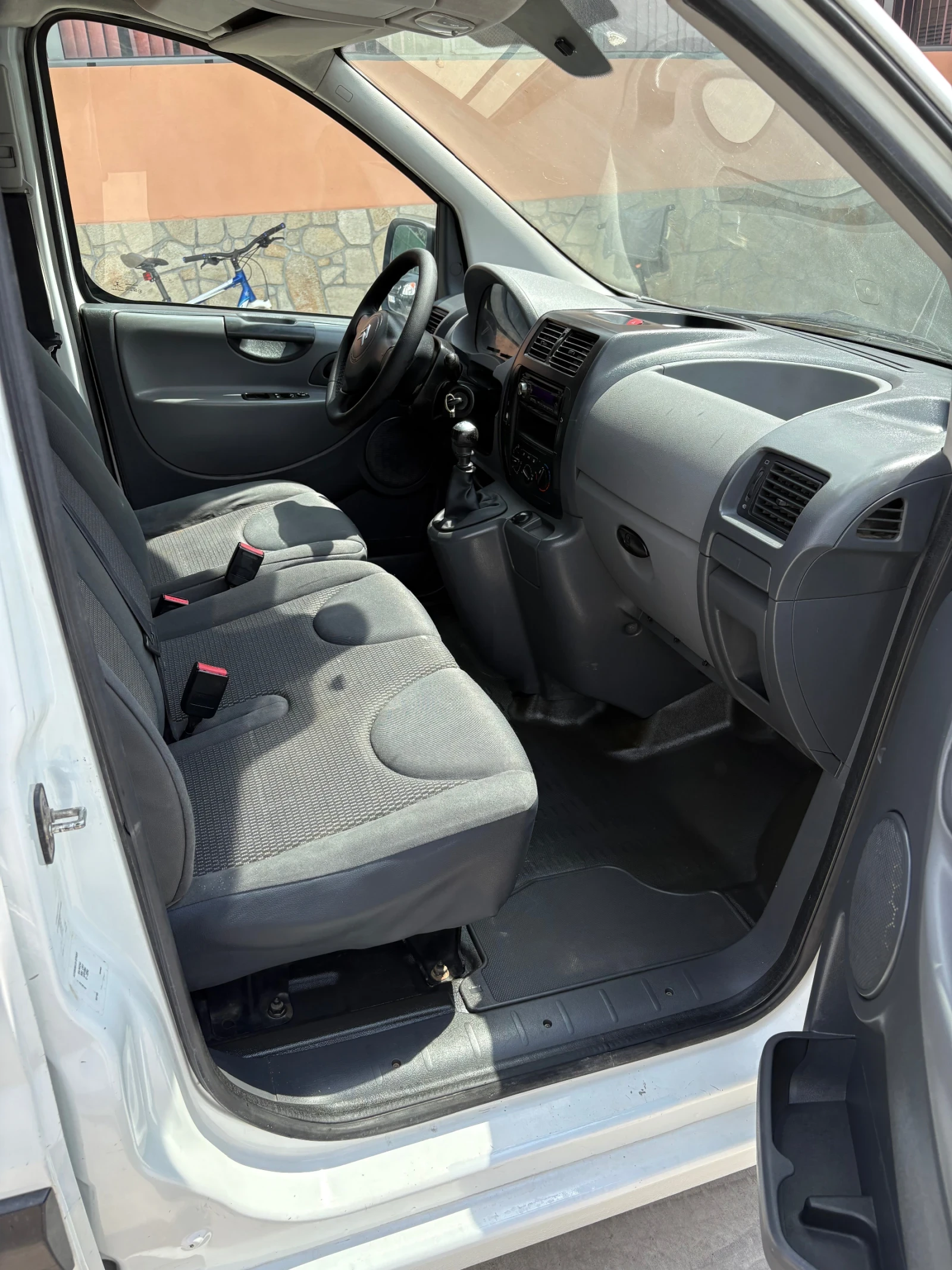 Citroen Jumpy 2.0HDI - изображение 4