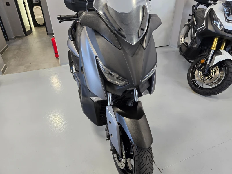 Yamaha X-max 300ie, ABS-TCS, Led, 2017г., снимка 8 - Мотоциклети и мототехника - 51764626