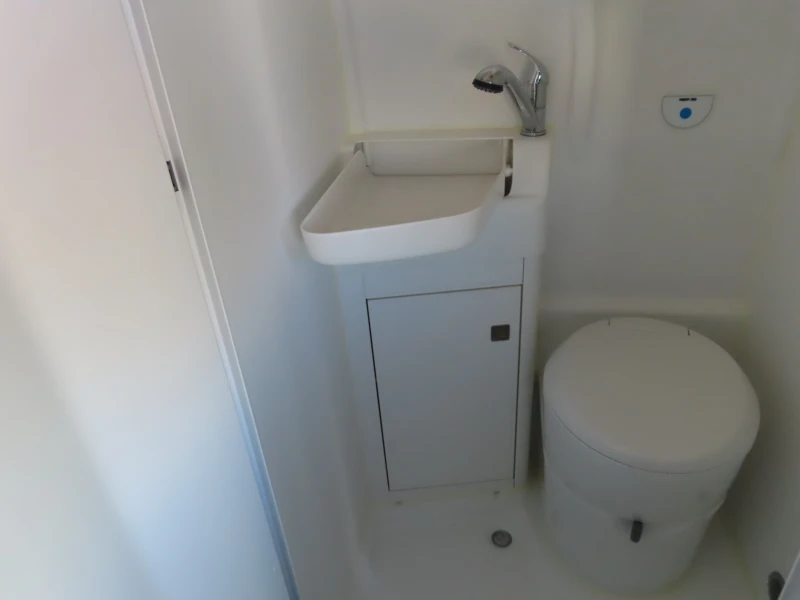 Кемпер VW Grand California 680, снимка 11 - Каравани и кемпери - 52652896