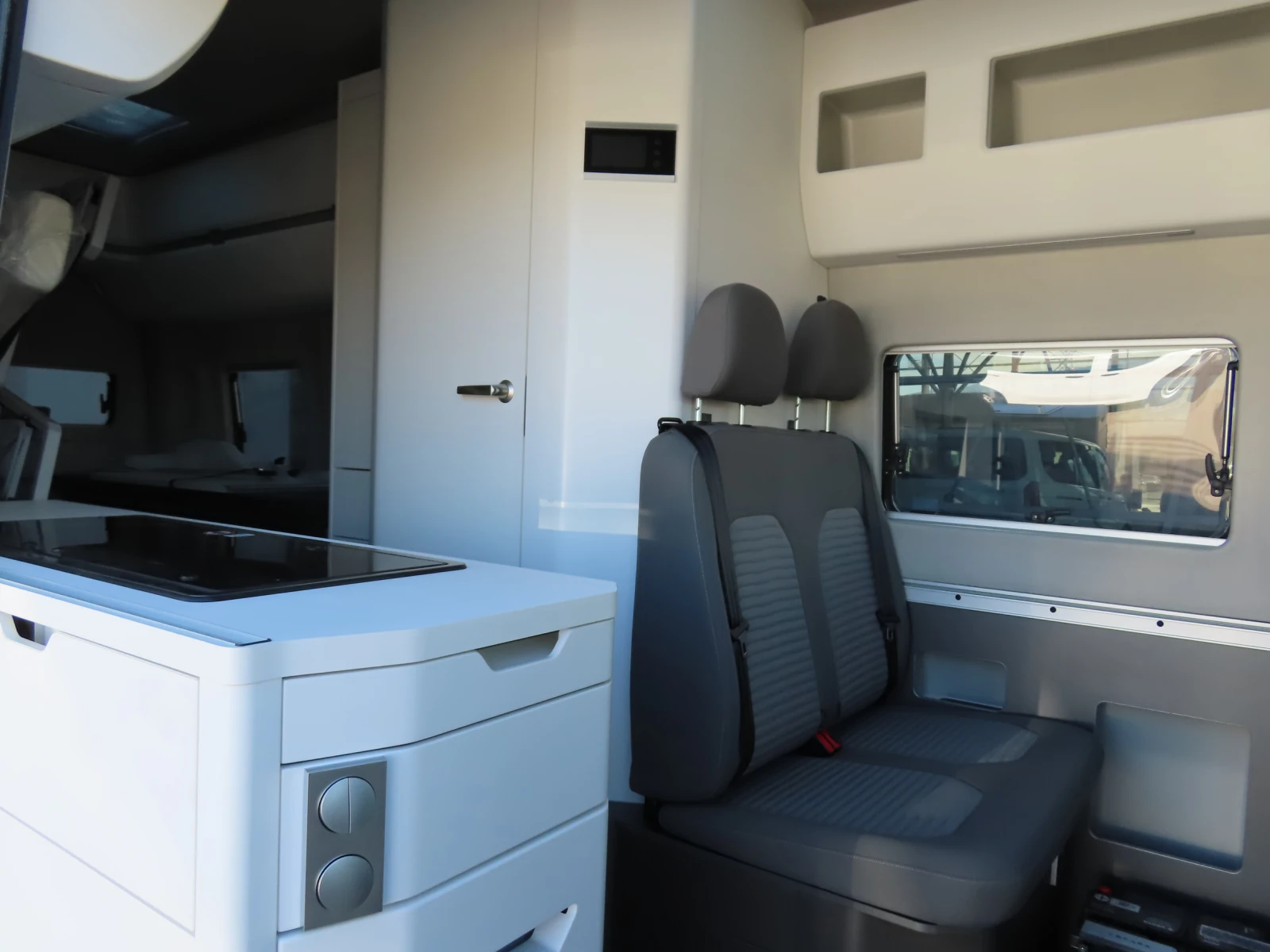 Кемпер VW Grand California 680 - изображение 6