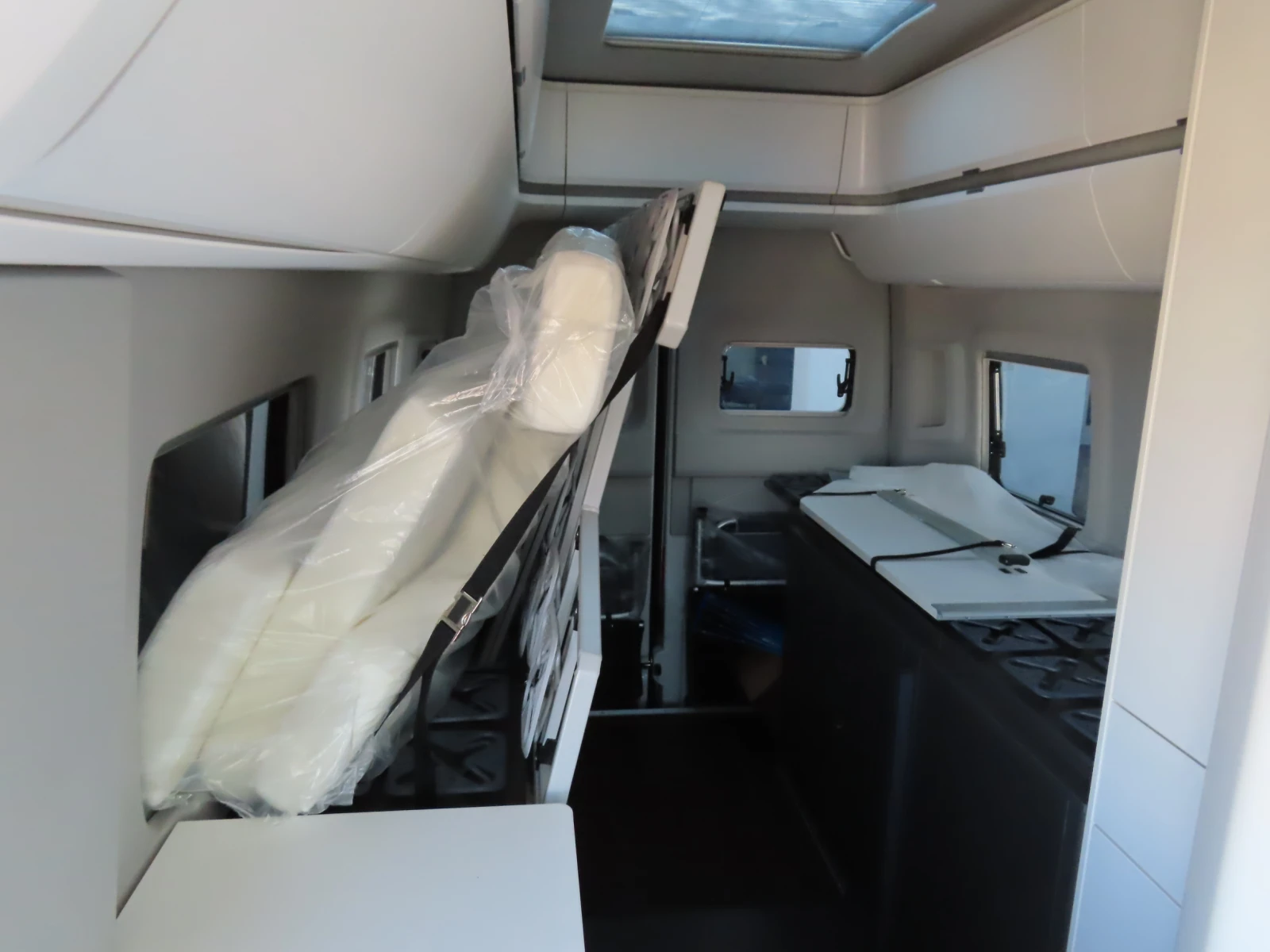 Кемпер VW Grand California 680 - изображение 10