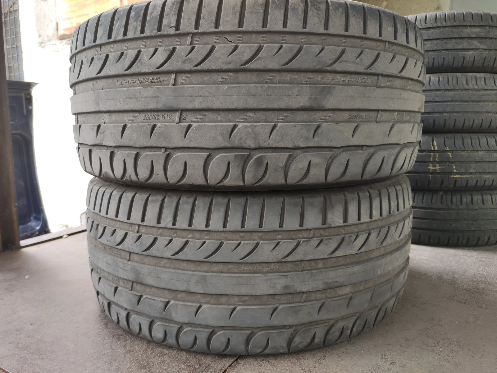 Гуми Летни 255/45R18, снимка 5 - Гуми и джанти - 54905885