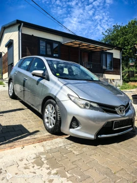 Toyota Auris Хечбек, снимка 2