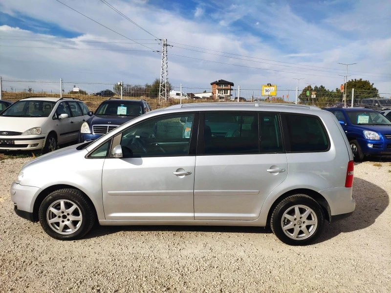 VW Touran 2.0I, снимка 4 - Автомобили и джипове - 42560376