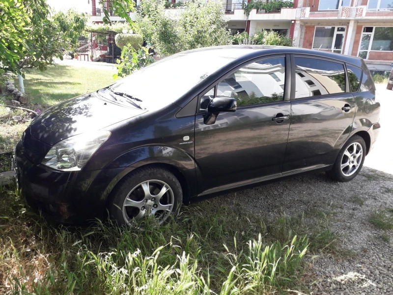 Toyota Corolla verso 7 места, снимка 1 - Автомобили и джипове - 49148698