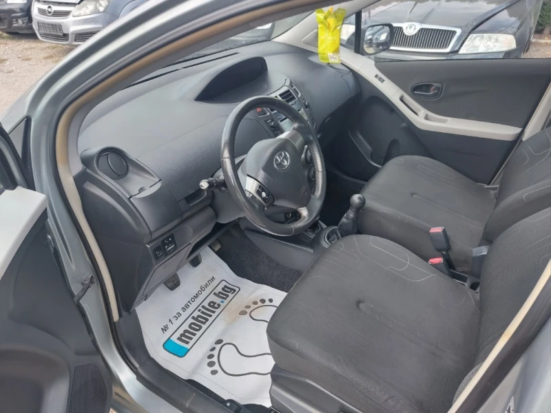 Toyota Yaris, снимка 8 - Автомобили и джипове - 47630921