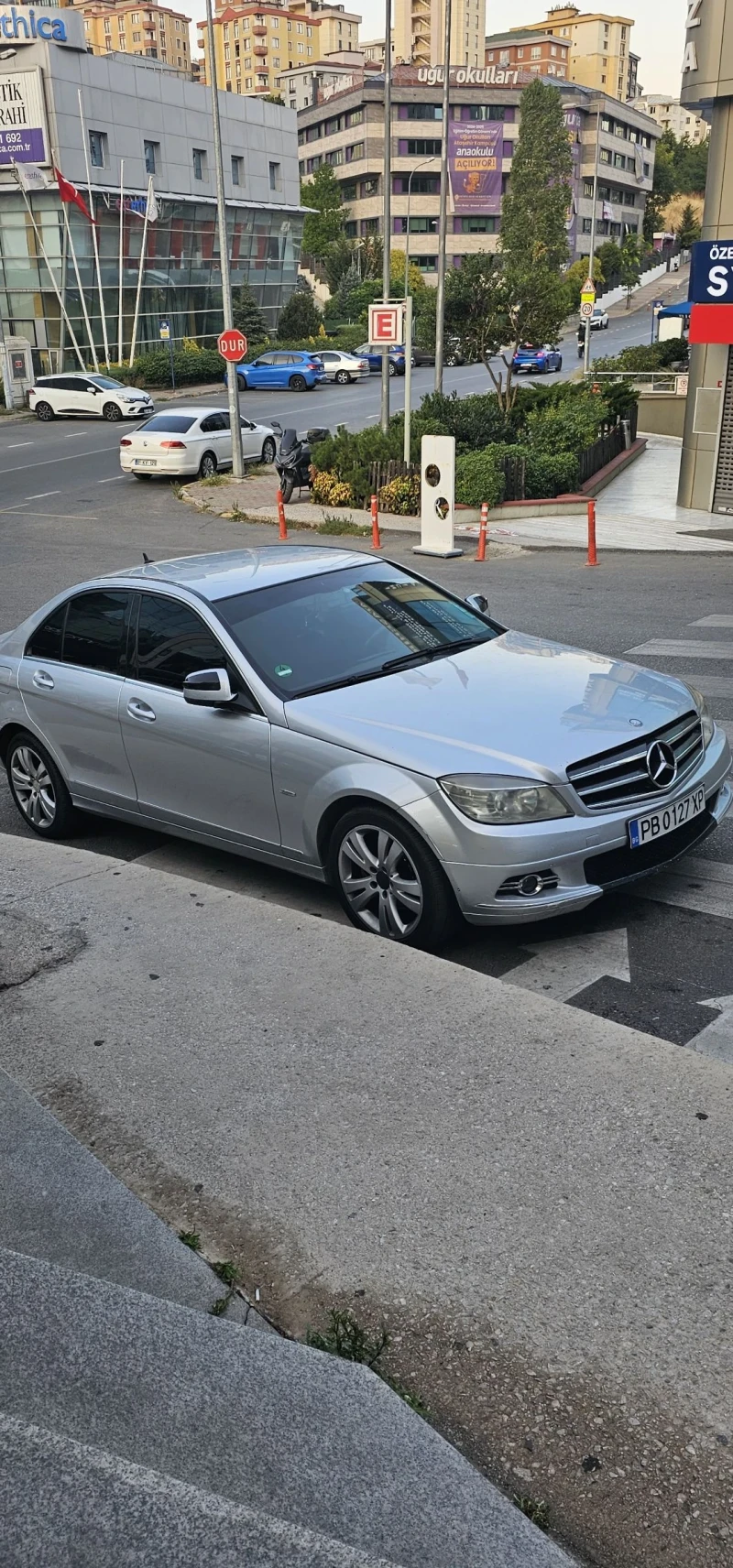 Mercedes-Benz C 220, снимка 4 - Автомобили и джипове - 47069547