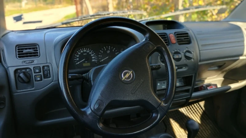 Opel Agila 1.2 бензин , снимка 5 - Автомобили и джипове - 49564310