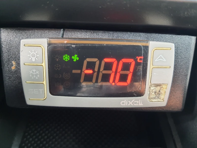 VW Caddy 2.0TDI Хладилно , снимка 17 - Автомобили и джипове - 48970903