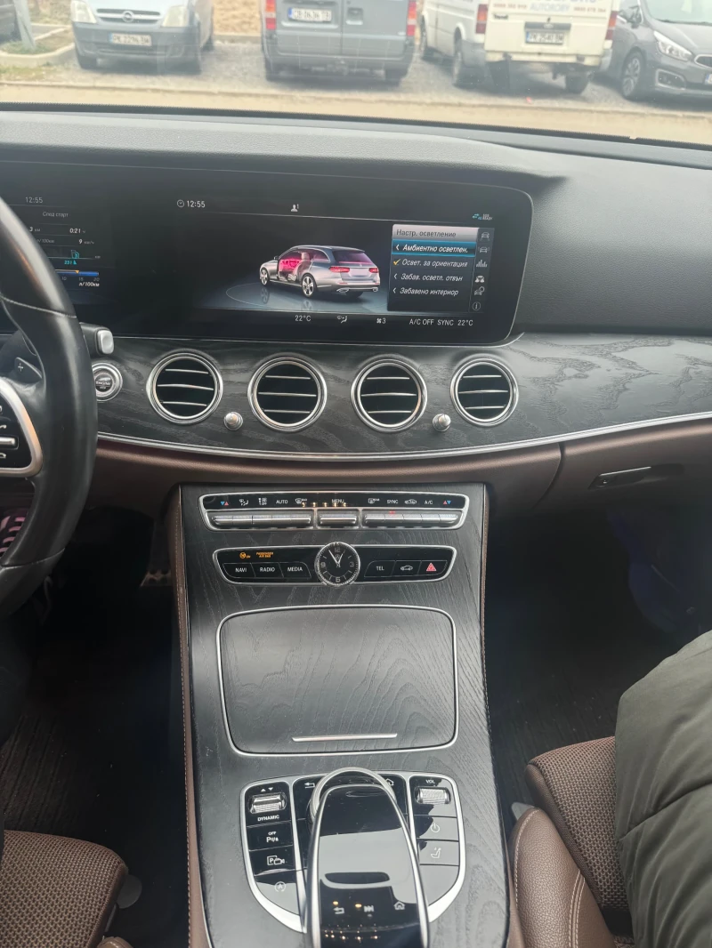 Mercedes-Benz E 220, снимка 10 - Автомобили и джипове - 52069014