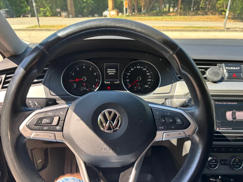VW Passat, снимка 12 - Автомобили и джипове - 52524511
