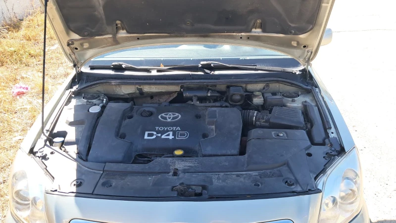 Toyota Avensis 2.0 D4D, снимка 9 - Автомобили и джипове - 51865260