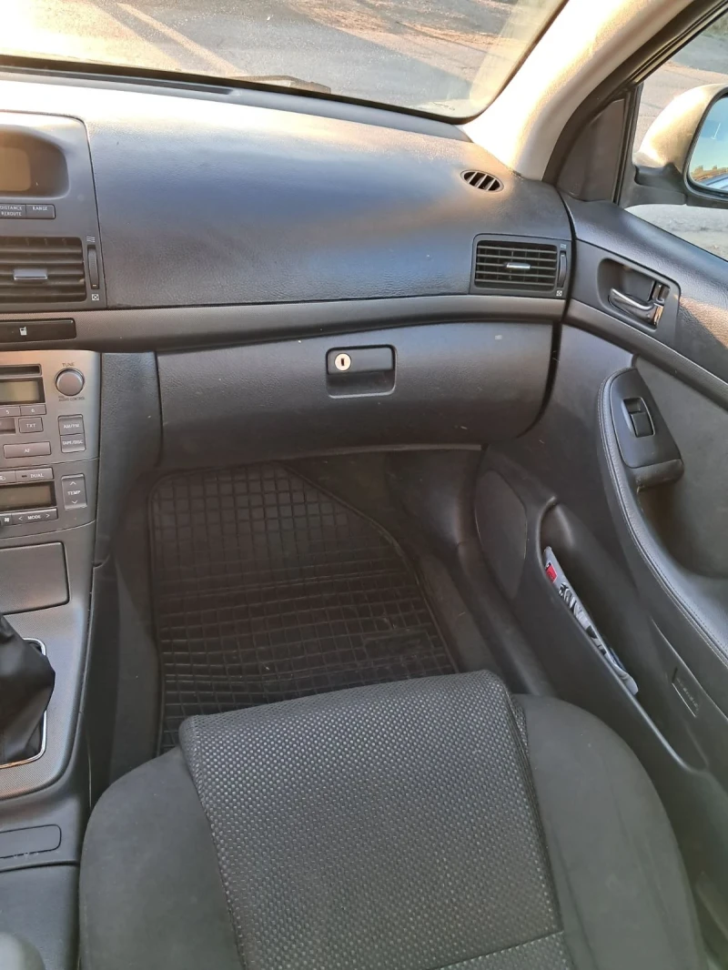Toyota Avensis 2.0 D4D, снимка 4 - Автомобили и джипове - 51865260