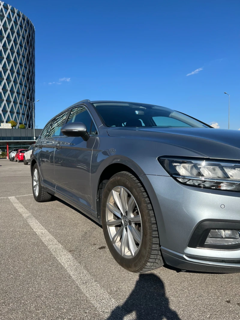 VW Passat 1.6 TDI, снимка 2 - Автомобили и джипове - 52646756