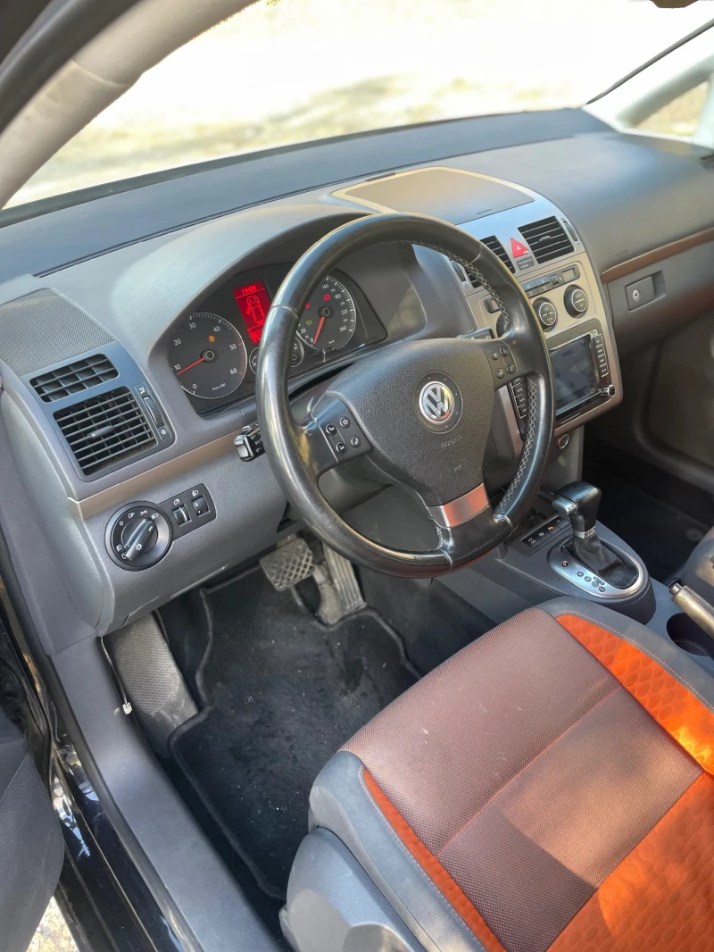 VW Touran KROSS , снимка 12 - Автомобили и джипове - 52797698