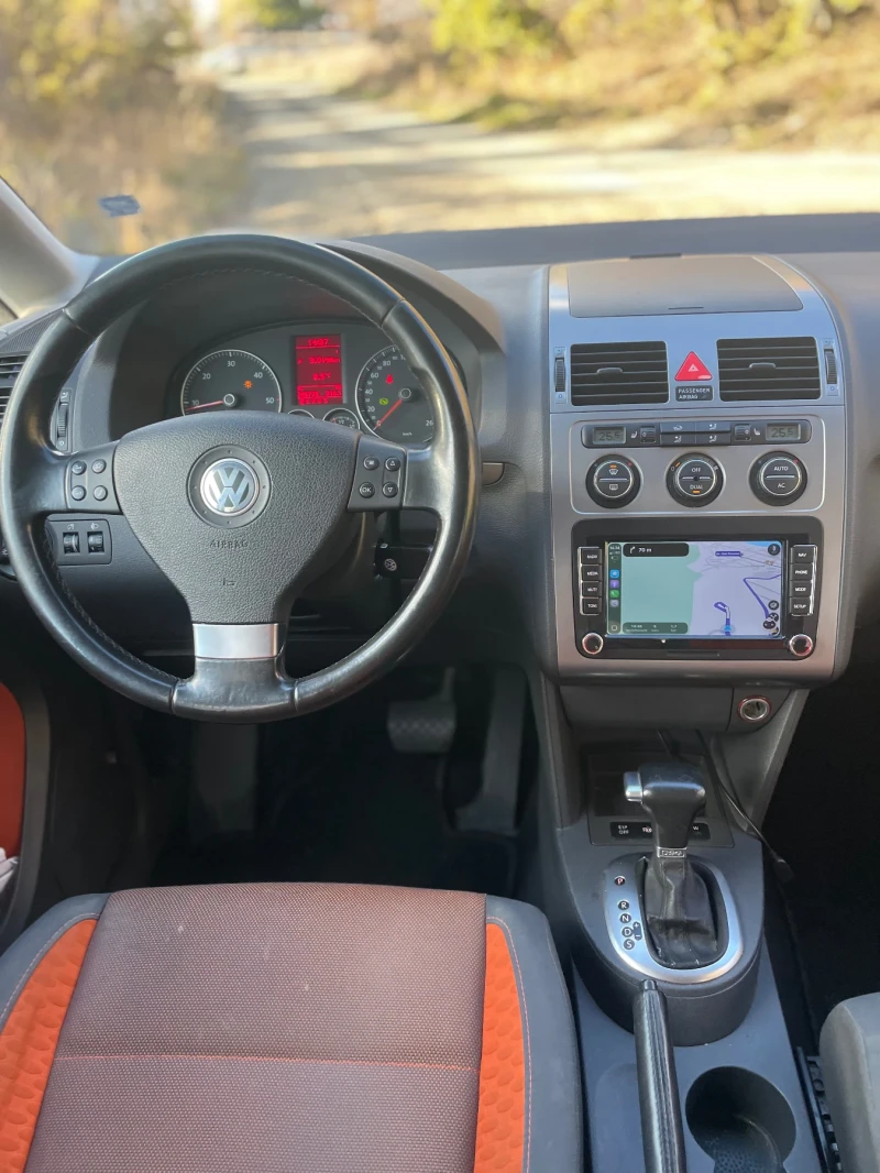 VW Touran KROSS , снимка 11 - Автомобили и джипове - 52797698