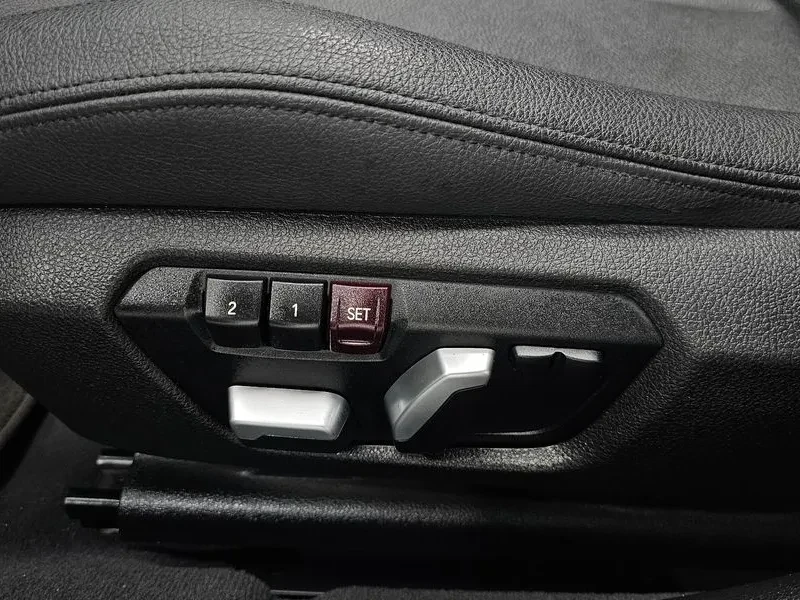 BMW 320 M Sports, снимка 16 - Автомобили и джипове - 55651234
