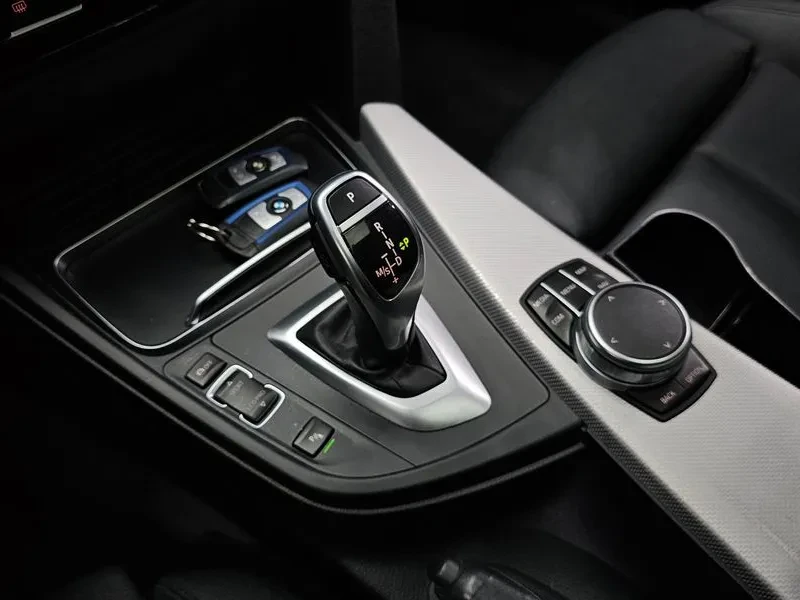 BMW 320 M Sports, снимка 9 - Автомобили и джипове - 55651234