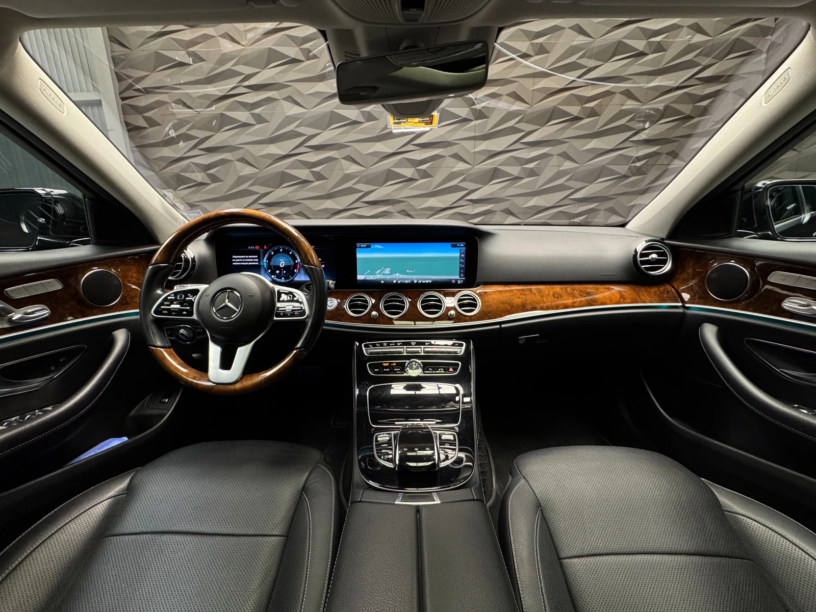 Mercedes-Benz E 400 d 4Matic AMG Line* Pano* Camera* 360 - изображение 5